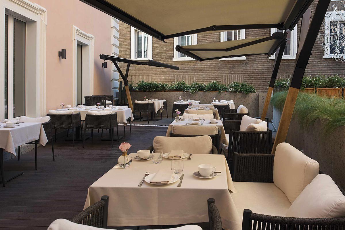 Elizabeth Unique Hotel: Luxurious Private Palazzo Stay Near Rome s Spanish Steps
