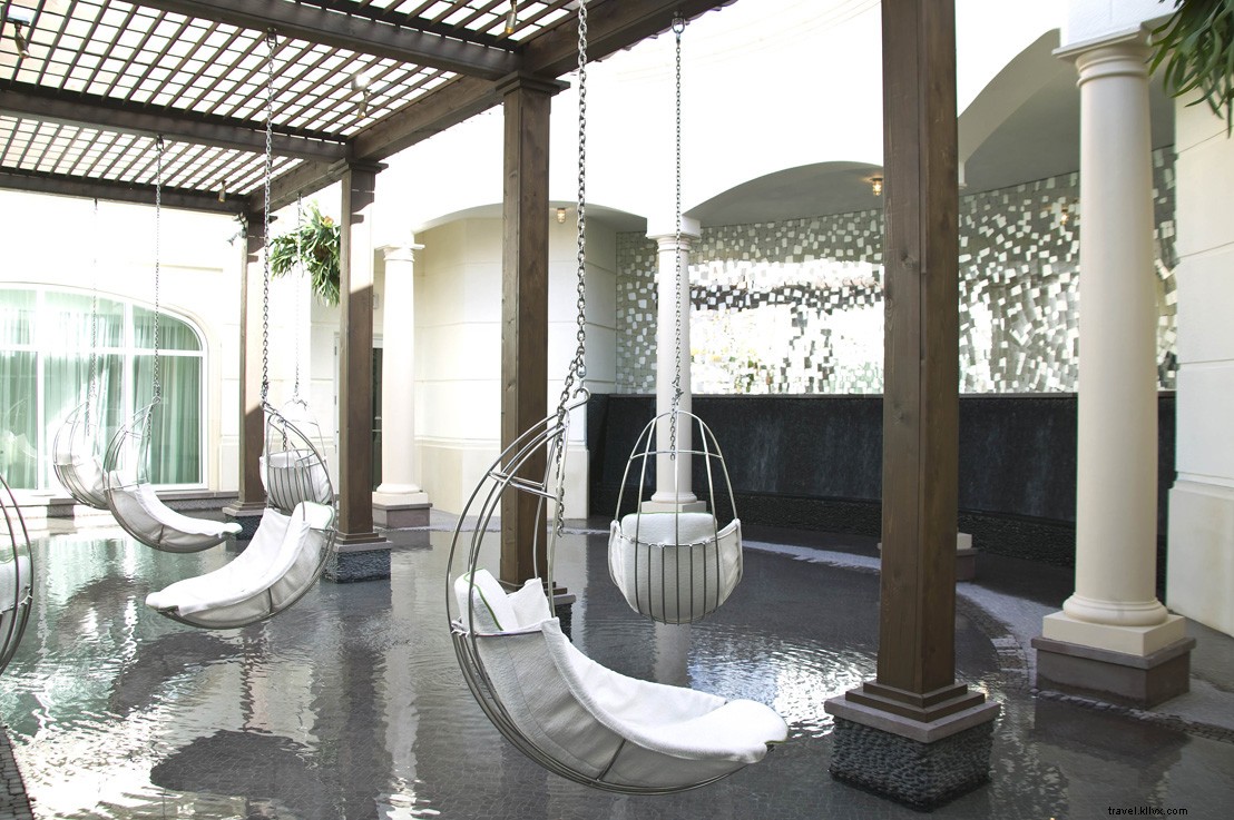 Eau Palm Beach Resort: Signature Scrubs and Unrivaled Luxury Await