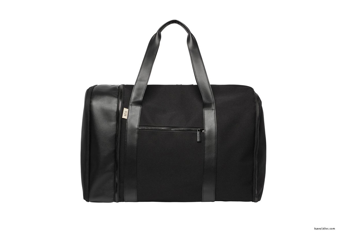 12 Thoughtful Travel Gifts for Globetrotters Under $150