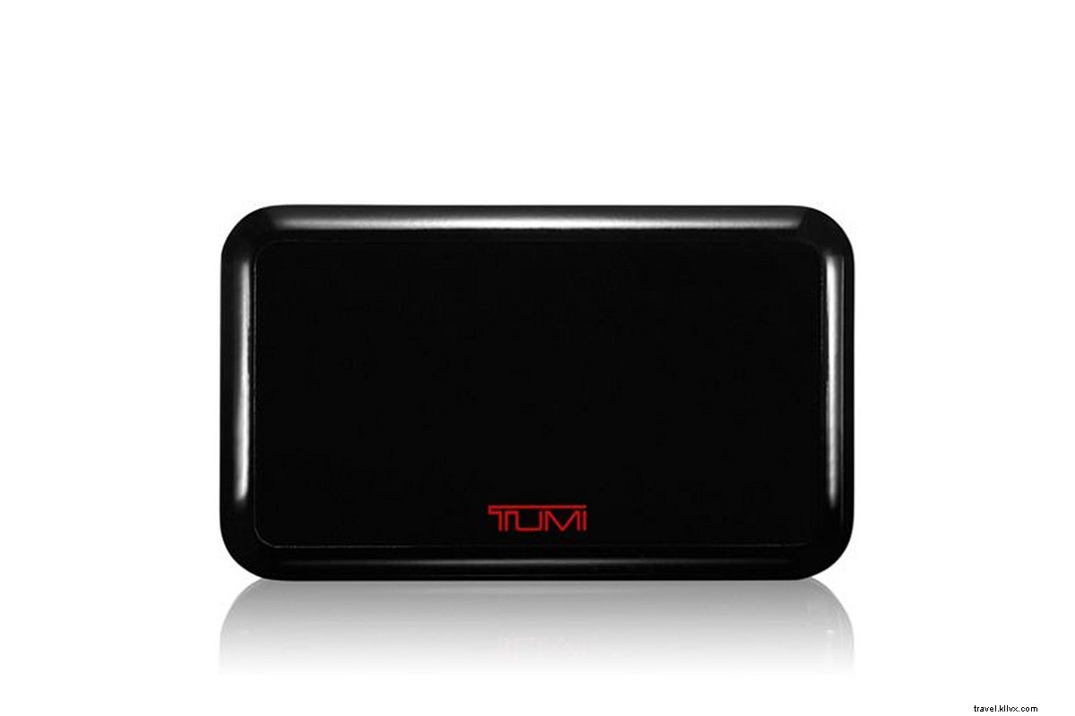 12 Thoughtful Travel Gifts for Globetrotters Under $150