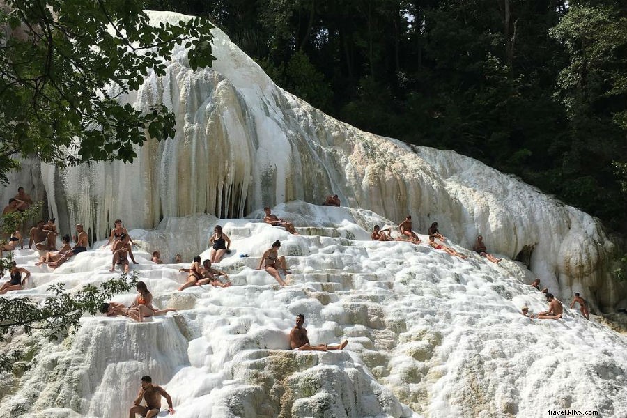 Top Travel Links We Love: Editors  Picks from November 10, 2018