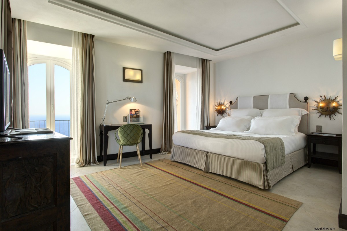 Punta Tragara: Capri s Cliffside Villa with Exclusive Sea Views