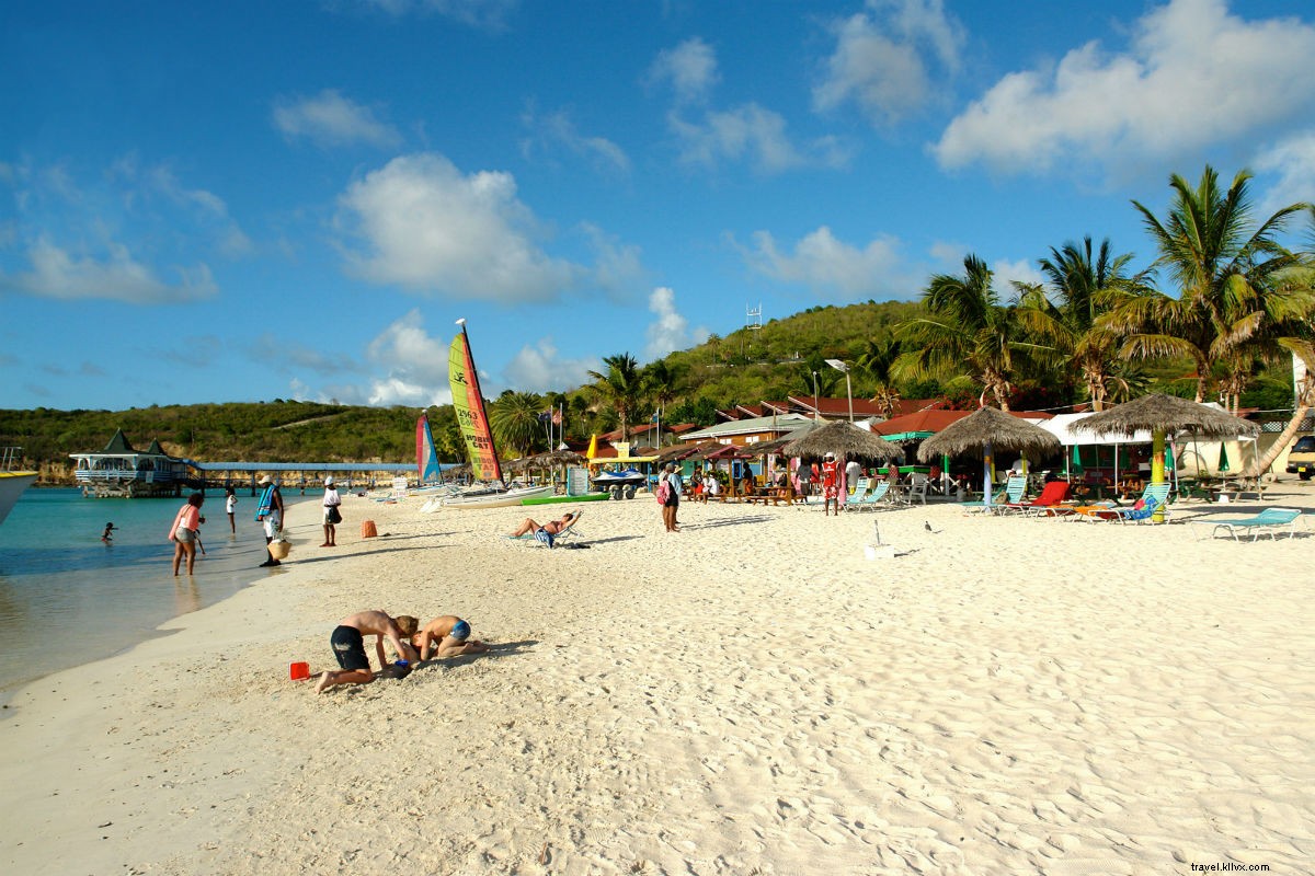 Top 5 Reasons to Visit Antigua and Barbuda This Summer