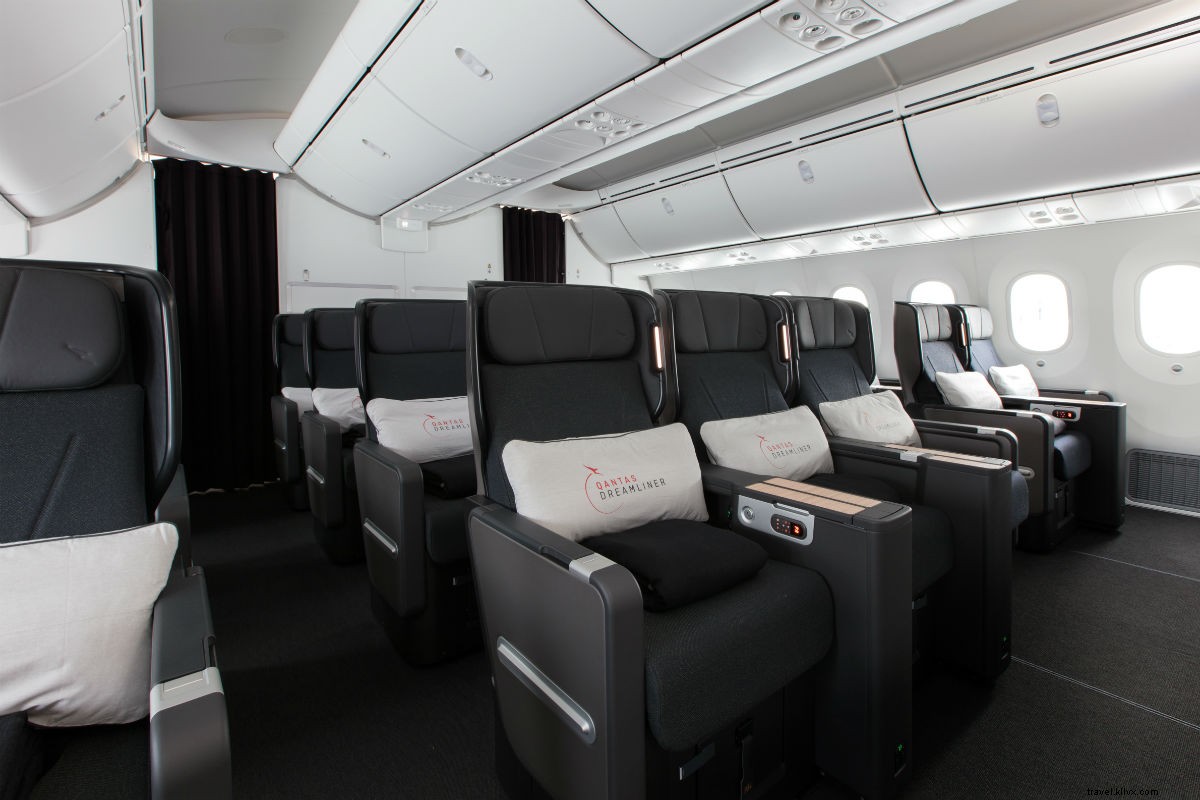 Qantas  Boeing Dreamliner: Revolutionary Wellness Program to Combat Jet Lag