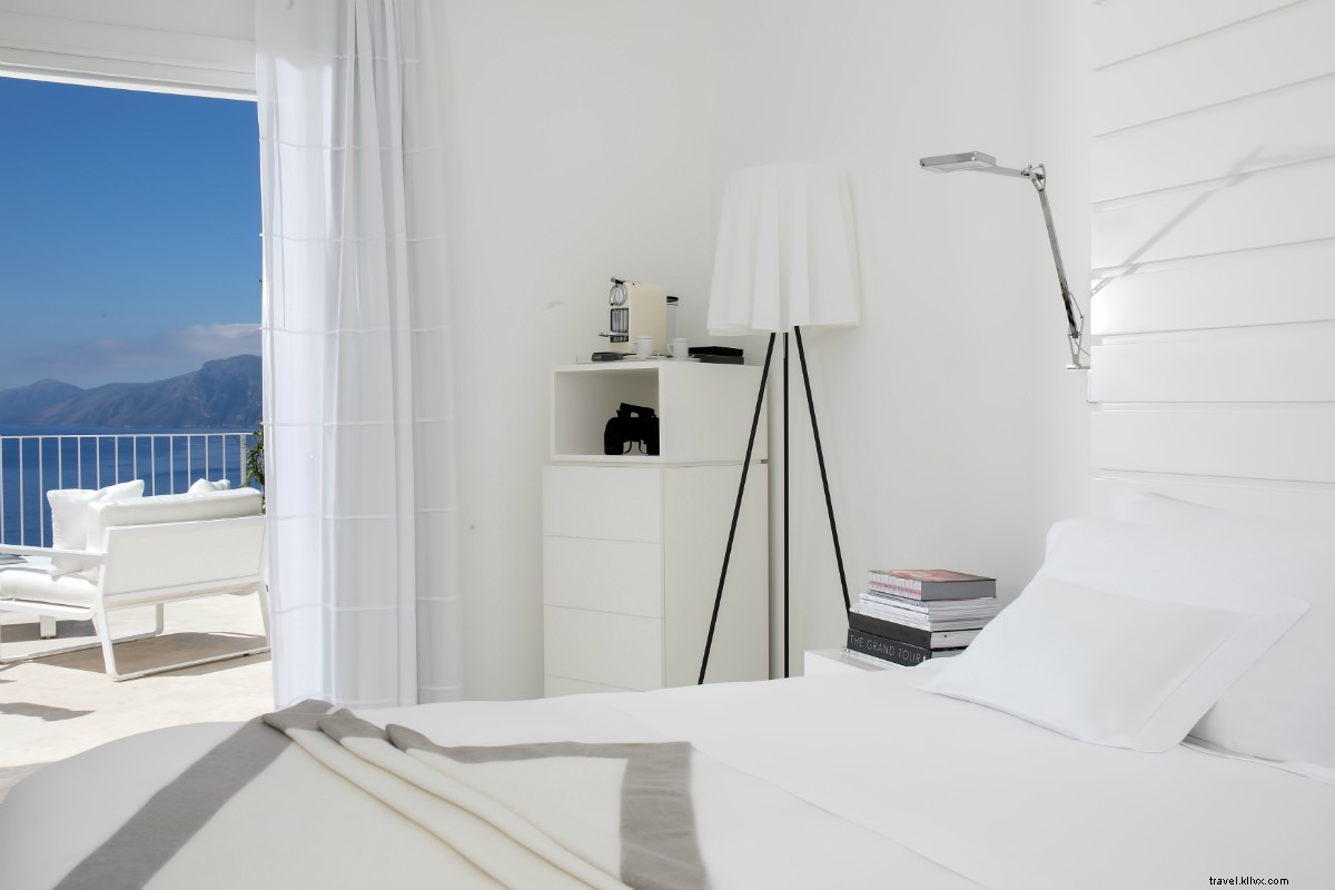 Casa Angelina: 50 Shades of Blue & 15 Shades of White on the Amalfi Coast