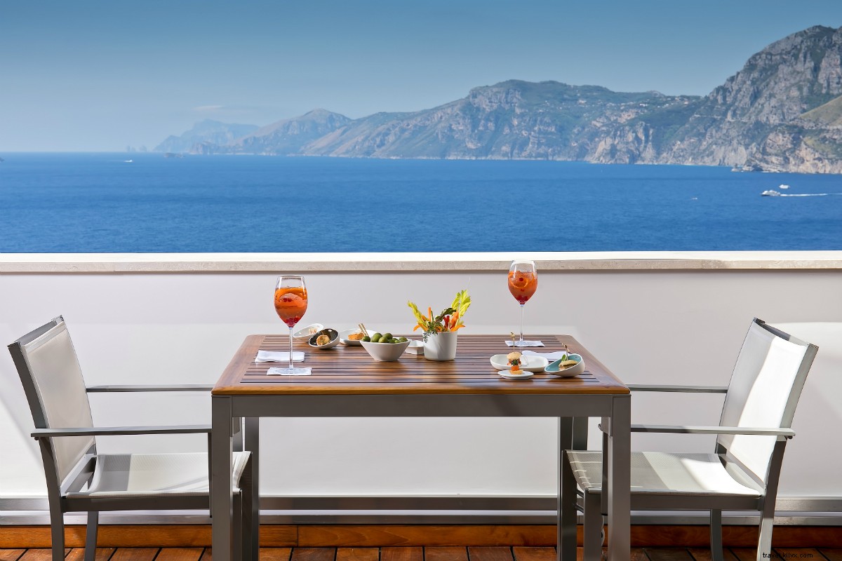 Casa Angelina: 50 Shades of Blue & 15 Shades of White on the Amalfi Coast