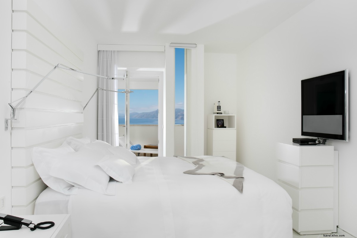 Casa Angelina: 50 Shades of Blue & 15 Shades of White on the Amalfi Coast