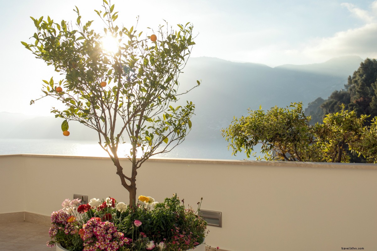 Casa Angelina: 50 Shades of Blue & 15 Shades of White on the Amalfi Coast