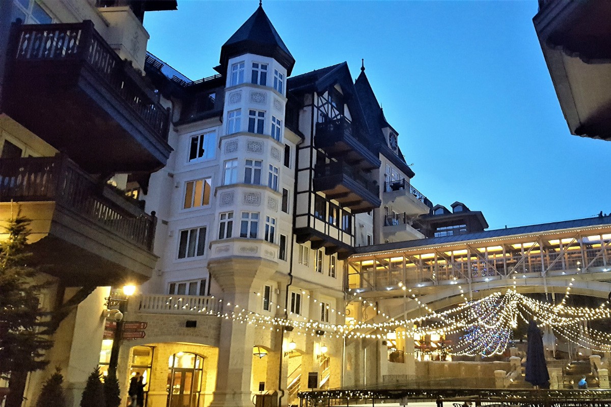 Luxury Ski Escape: Private Jets from Jackson Hole to Vail with Four Seasons & NetJets