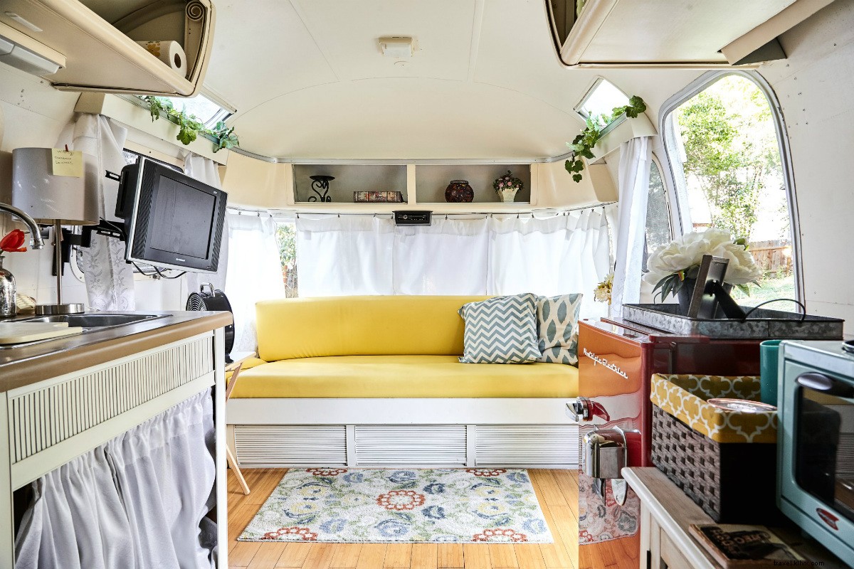 8 Stylish Austin Hotels Under $250/Night: Rooftop Pools, Fine Dining & More