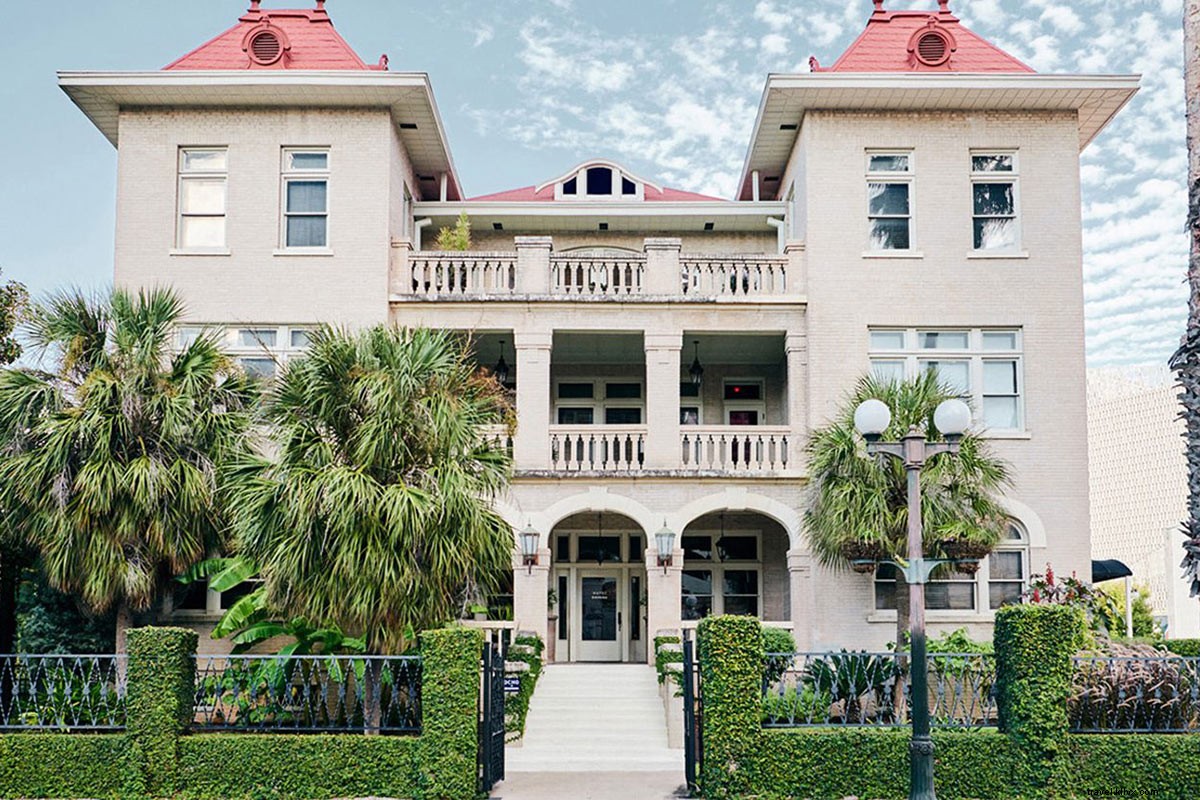 Romantic USA Weekend Getaways: Stylish Boutique Hotels Under $250/Night