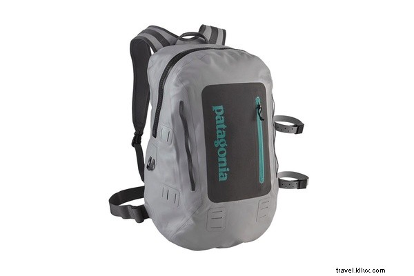 12 Must-Have Cold Weather Accessories for Your Epic Ski Adventure