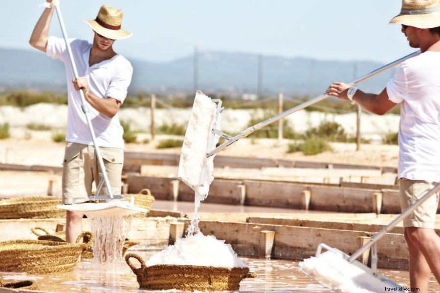 Bring Spain Home: 5 Authentic Foods for Your Kitchen Table