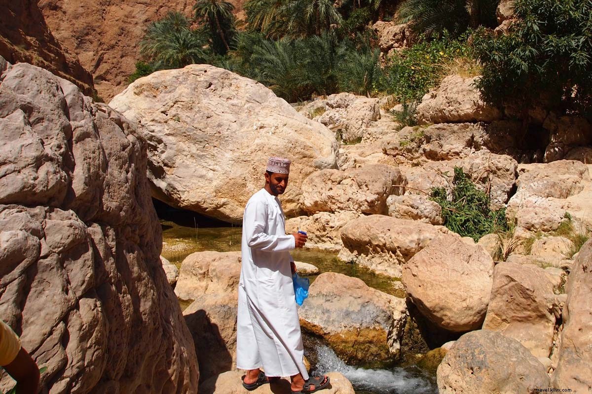 Wadi Shab Oman: Thrilling Swim Through Dead Ends – Unforgettable Adventure