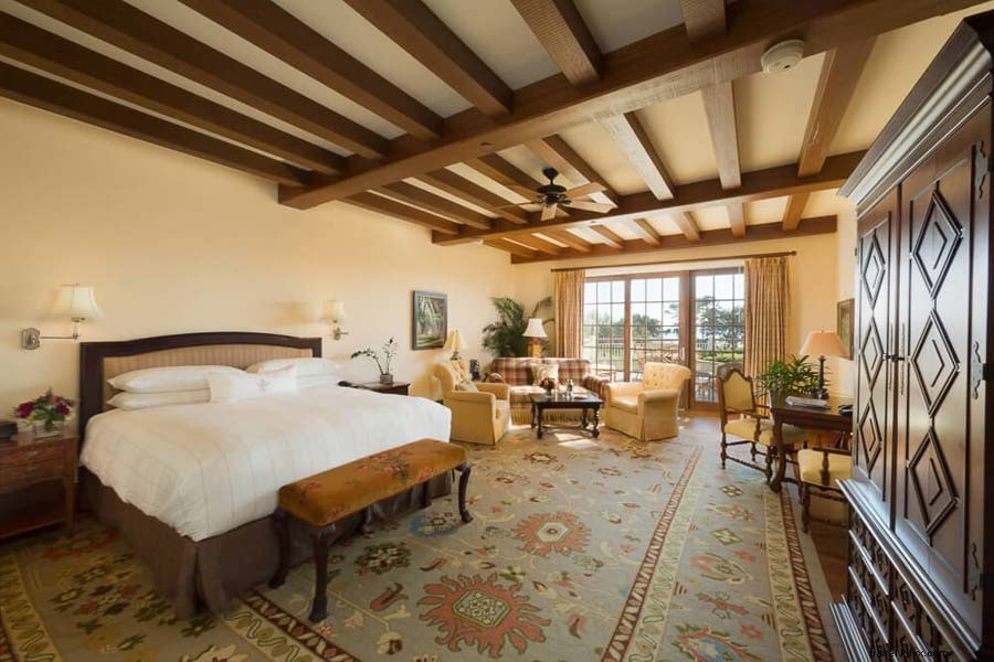 Endless Honeymoon Bliss: A Romantic Road Trip Along Georgia s Stunning Coast