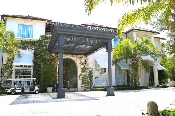 Making Time for Puerto Plata: ONA s Handcrafted Camera Bags