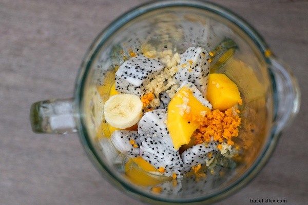 Vietnam Vibes: Refreshing Mango Turmeric Smoothie Recipe
