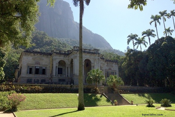 Links We Love This Week: Hilarious Comedy Wildlife Photography Awards Winners (12/19/2015)