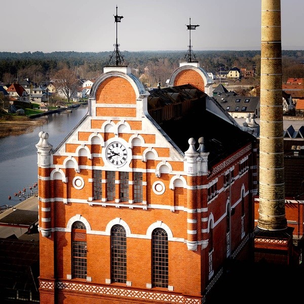 Elyx Vodka Partners with Water for People: Premium Spirits Supporting Global Hydration