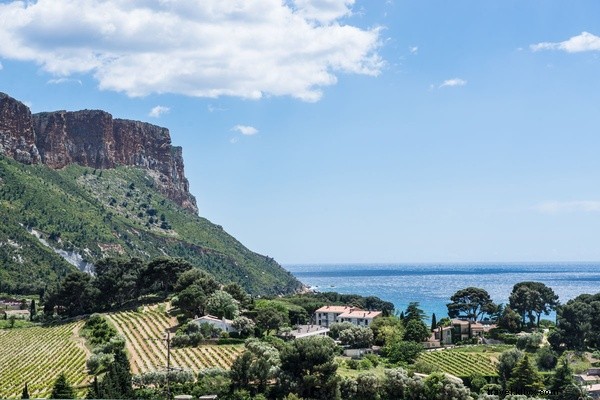 Links We Love: Noisy-le-Grand s Stunning Post-WWII Housing Project (Oct 3, 2015)