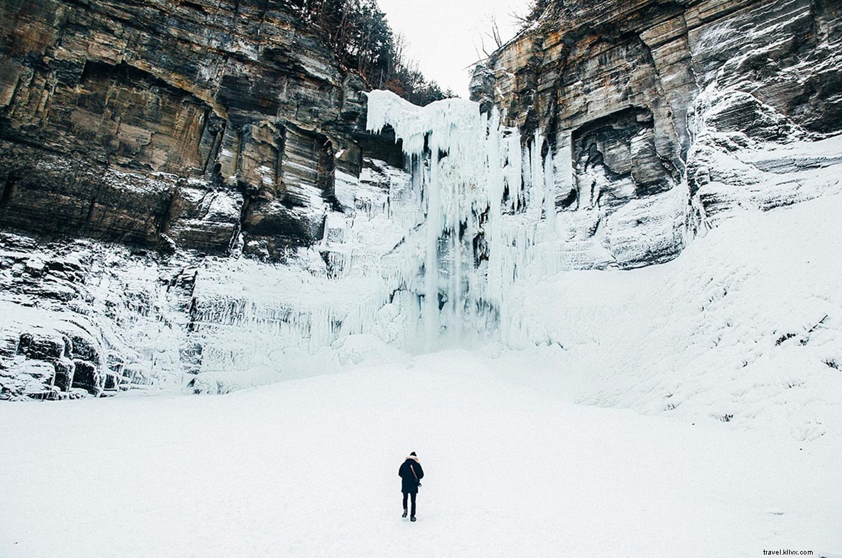 Handpicked Links We Love: Stunning Frozen Falls & More (March 7, 2015)