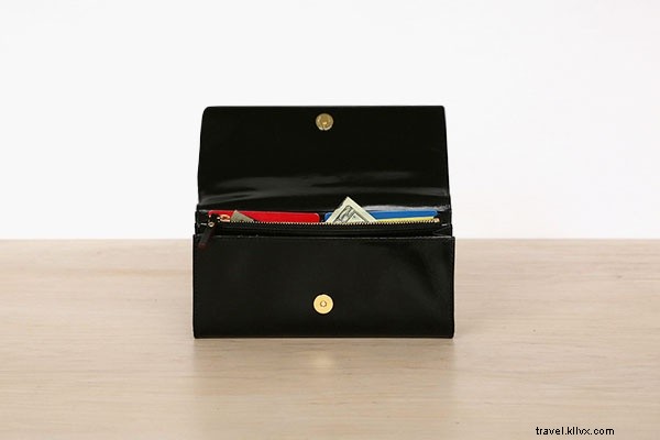 Timeless Style On the Go: The 5 Essential Pieces You Need