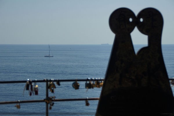 10 Unexpected Global Spots for Your Romantic Love Lock