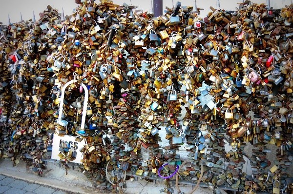 10 Unexpected Global Spots for Your Romantic Love Lock