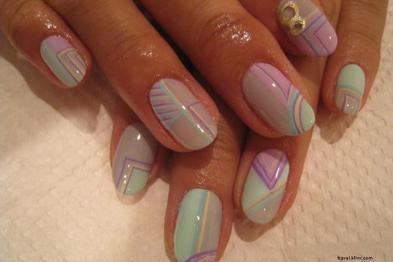 Stunning Japanese Nail Art: Rhinestones, 3D Hello Kitty & More from Tokyo