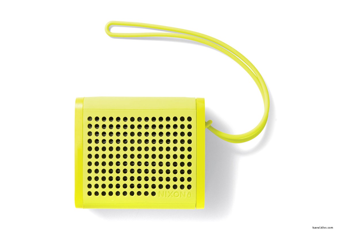 10 Vibrant Must-Haves for Your Beach Bag: Summer Essentials