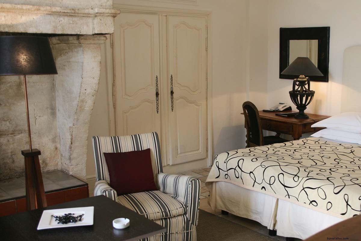 Provence Luxury Redefined: Oustau de Baumanière & La Cabro d Or Merge for Double Delight