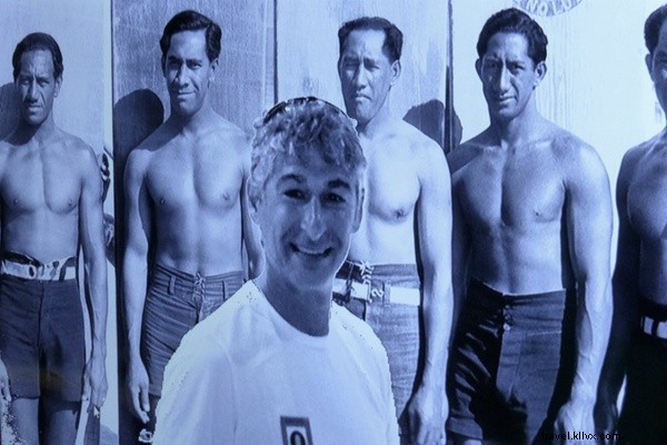 Honolulu Fashion Idyll: Tropical Paradise Meets Haute Couture