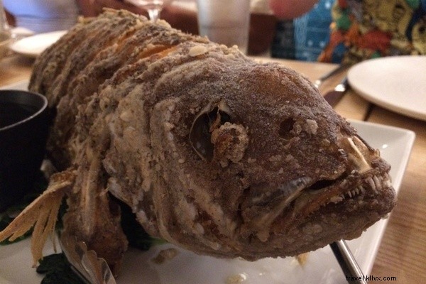 Honolulu Fashion Idyll: Tropical Paradise Meets Haute Couture