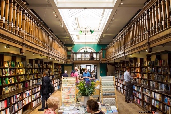 Live Well in London: The Hemsley + Hemsley Guide to Delicious, Healthy Living