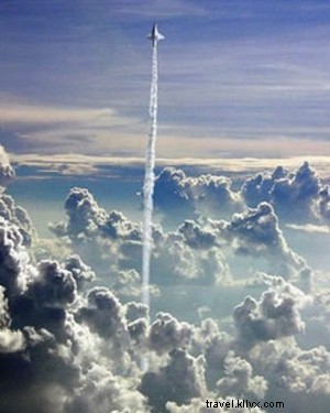 Moon Travel Revolution: Exotic Lunar Landscapes and the Future of Space Vacations