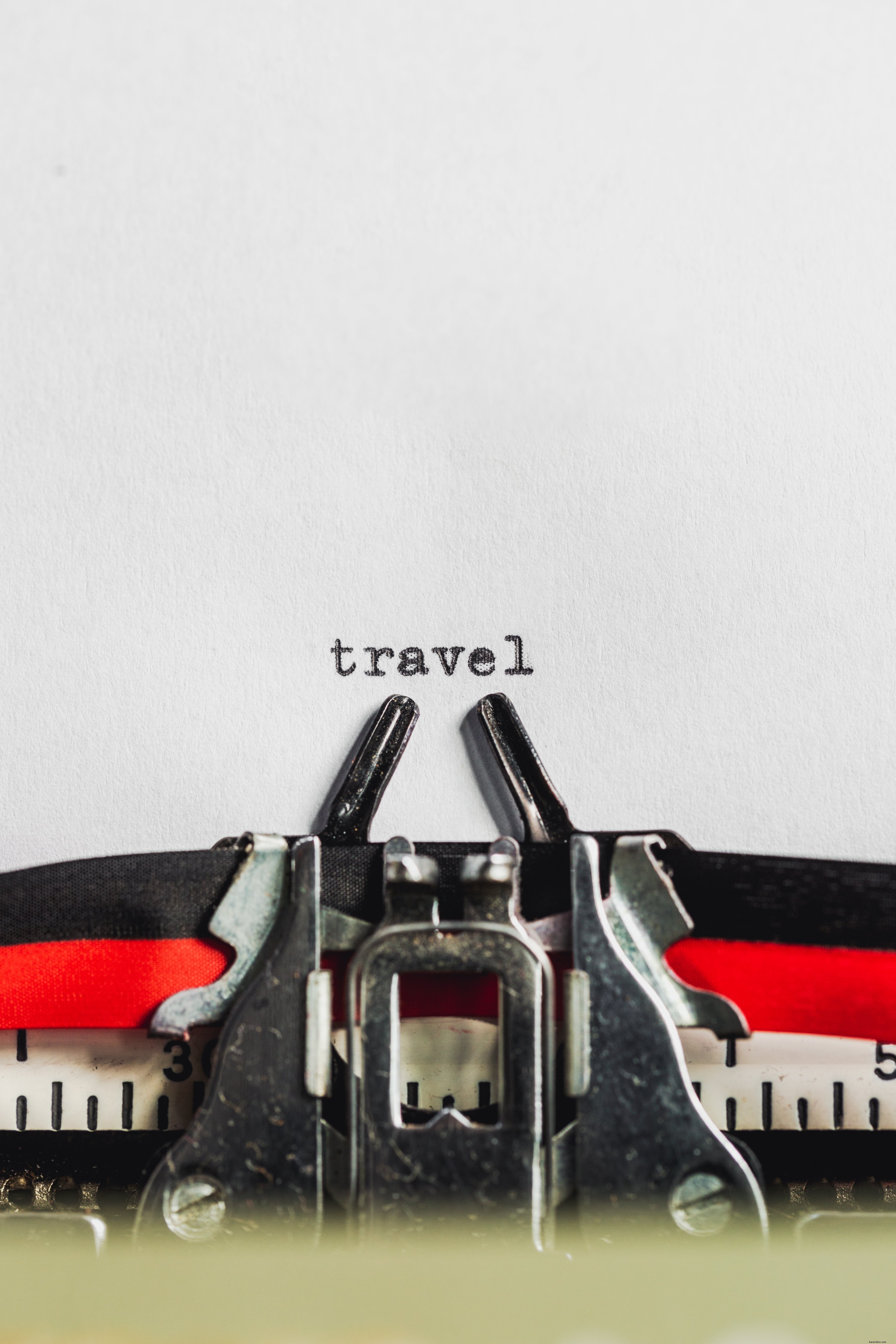 Optical Illusion: Typed Text Reveals  Travel Photo  Magic