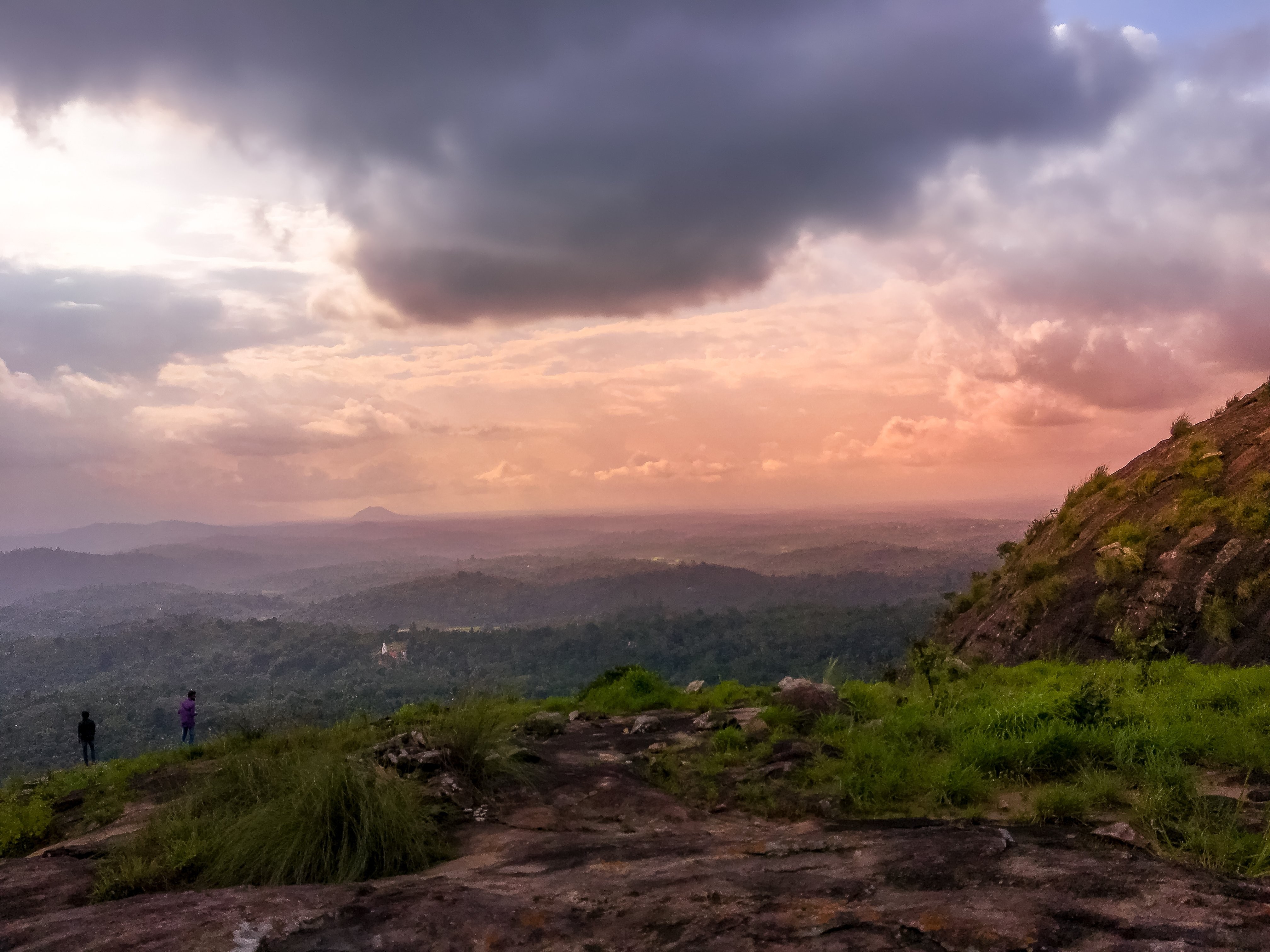 Stunning Purple Clouds Dominating the Horizon – Breathtaking Photo