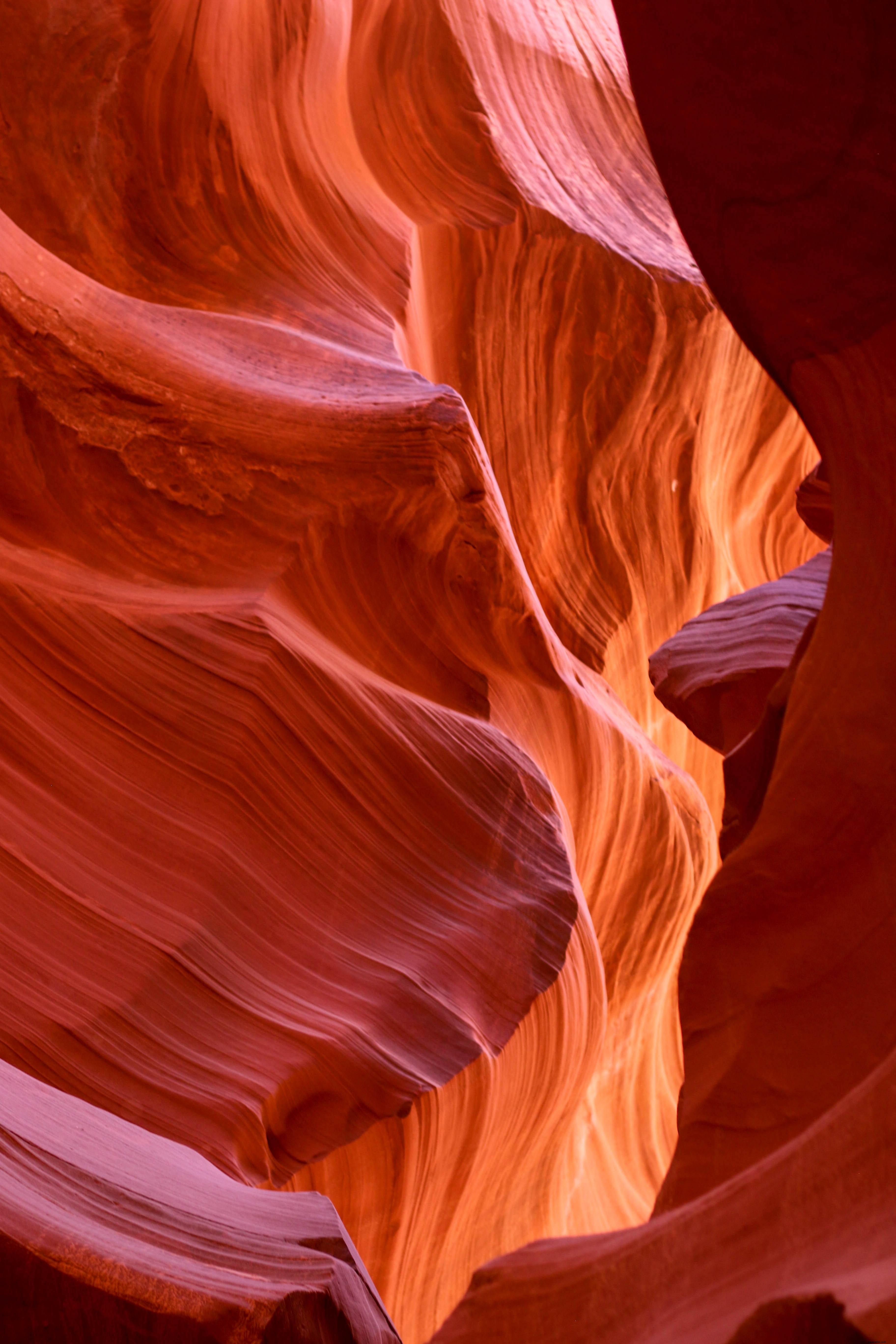 Stunning Vibrant Corridor in Antelope Canyon – Breathtaking Slot Canyon Photo