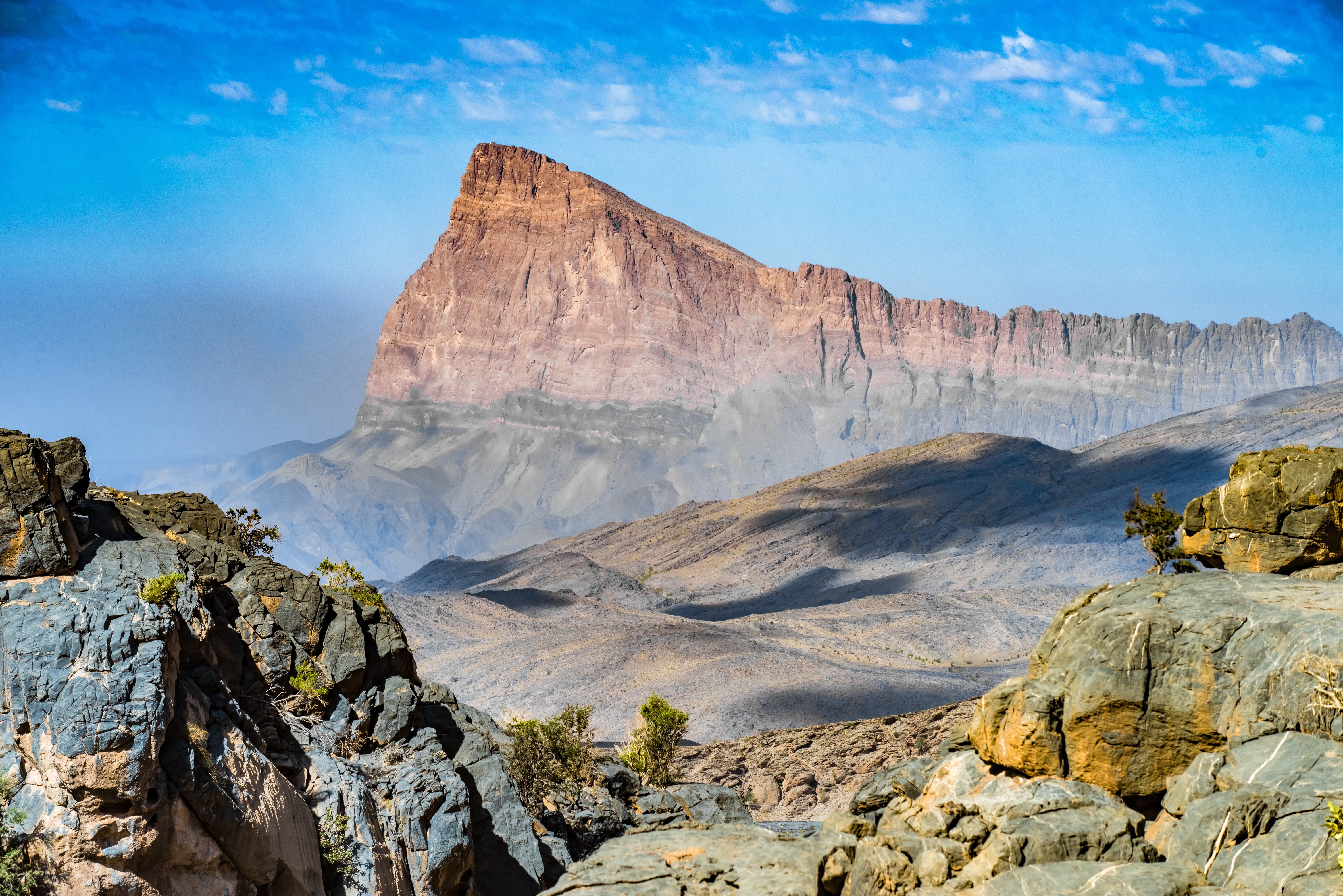 Majestic Mountain Range Reaching for the Sky – Breathtaking Landscape Photo