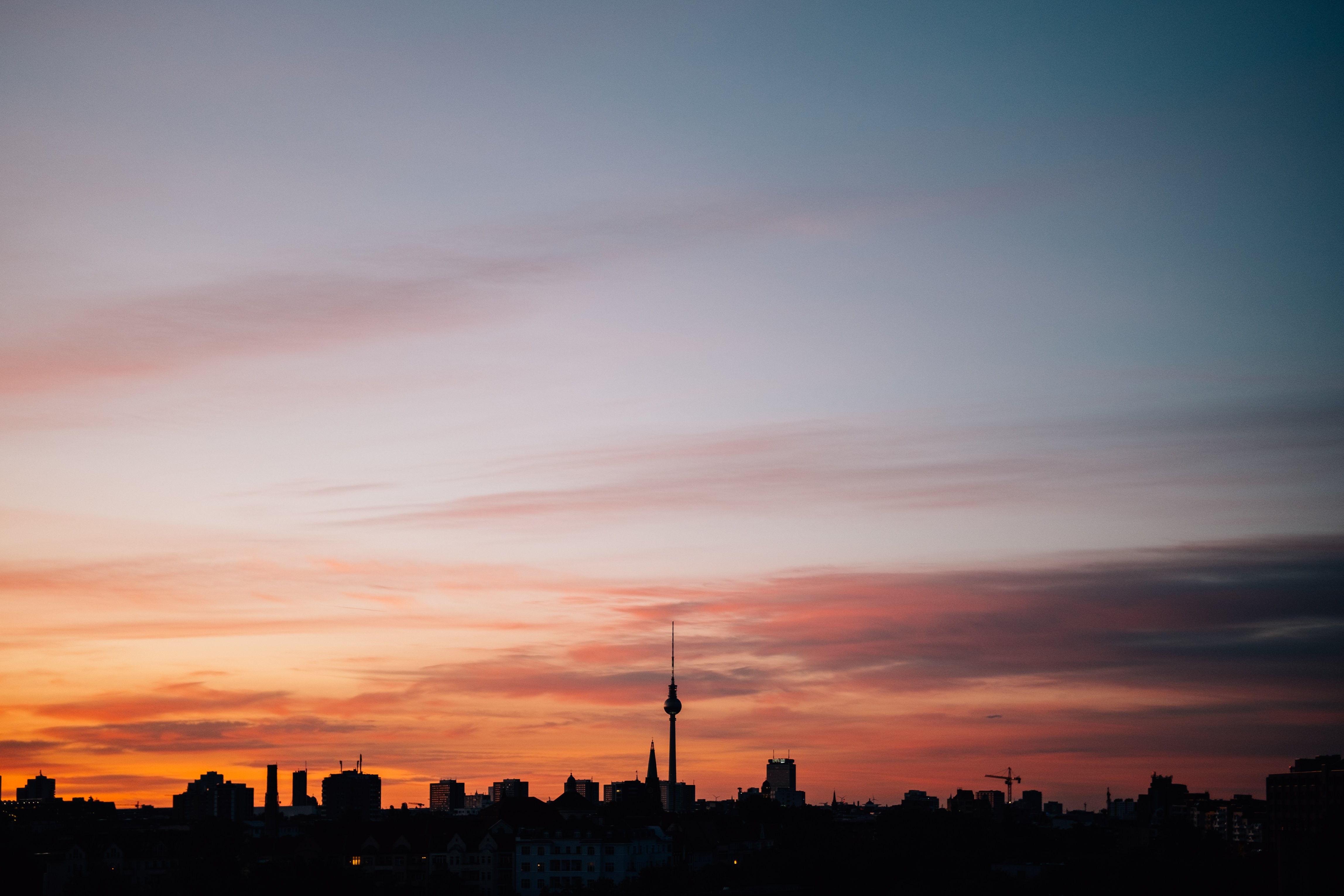 Stunning Berlin Skyline Silhouette at Sunset – High-Resolution Photo
