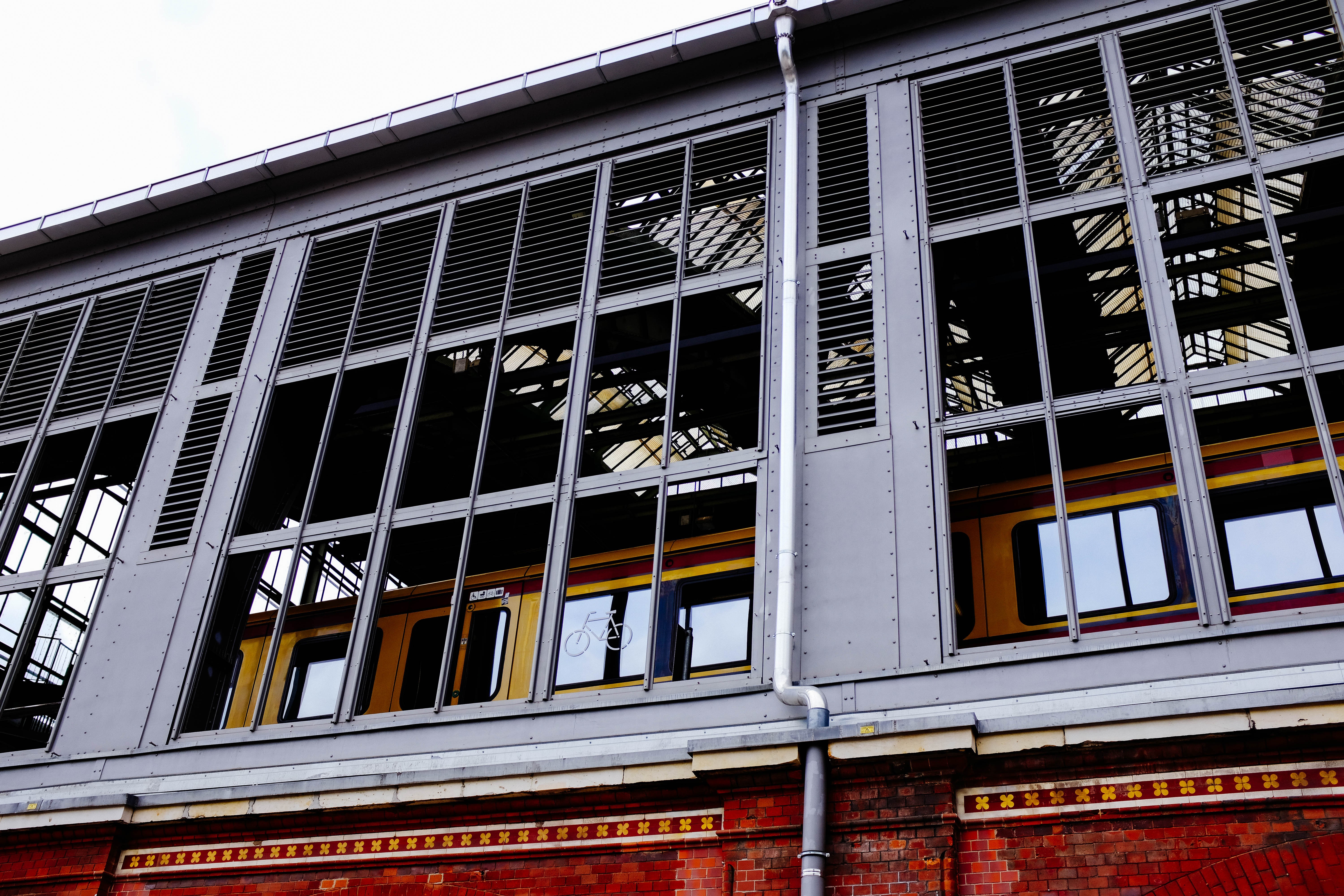 Stunning Indoor Train Photography: Captivating Details