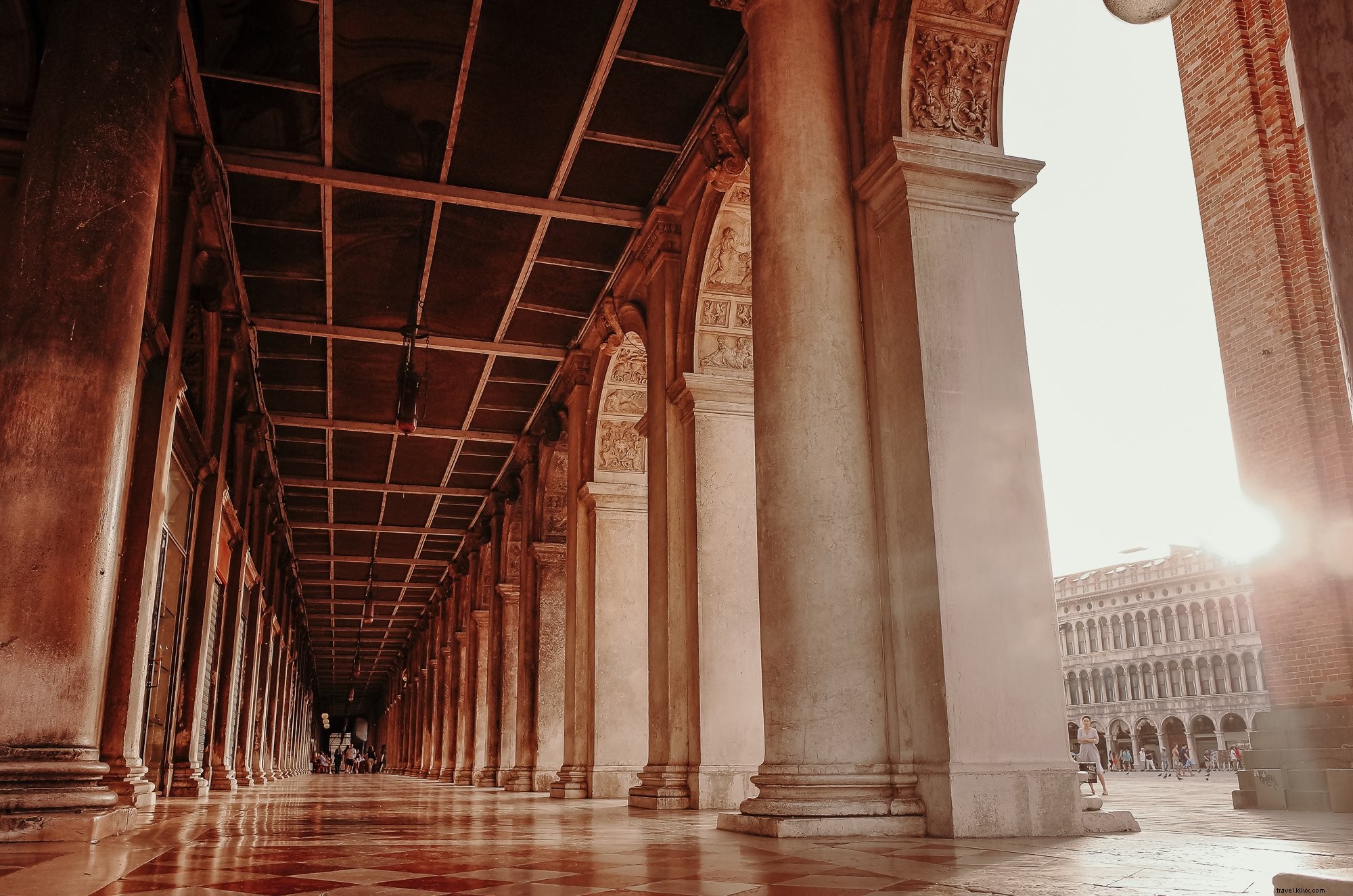 Grand Entrance Hallway with Towering Columns: Stunning High-Res Photo