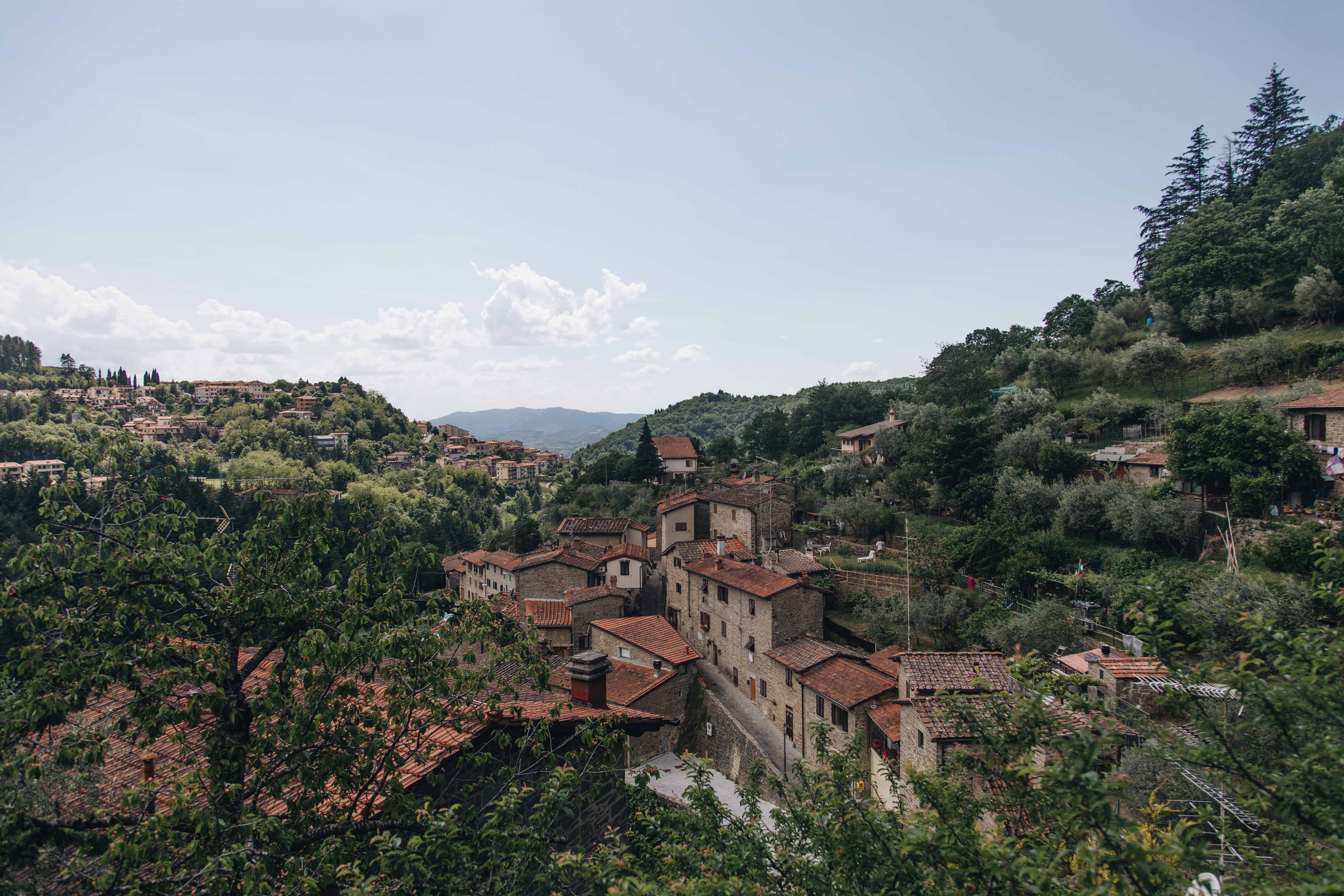 Stunning Italian Valley in Sunlight – A Professional Photo