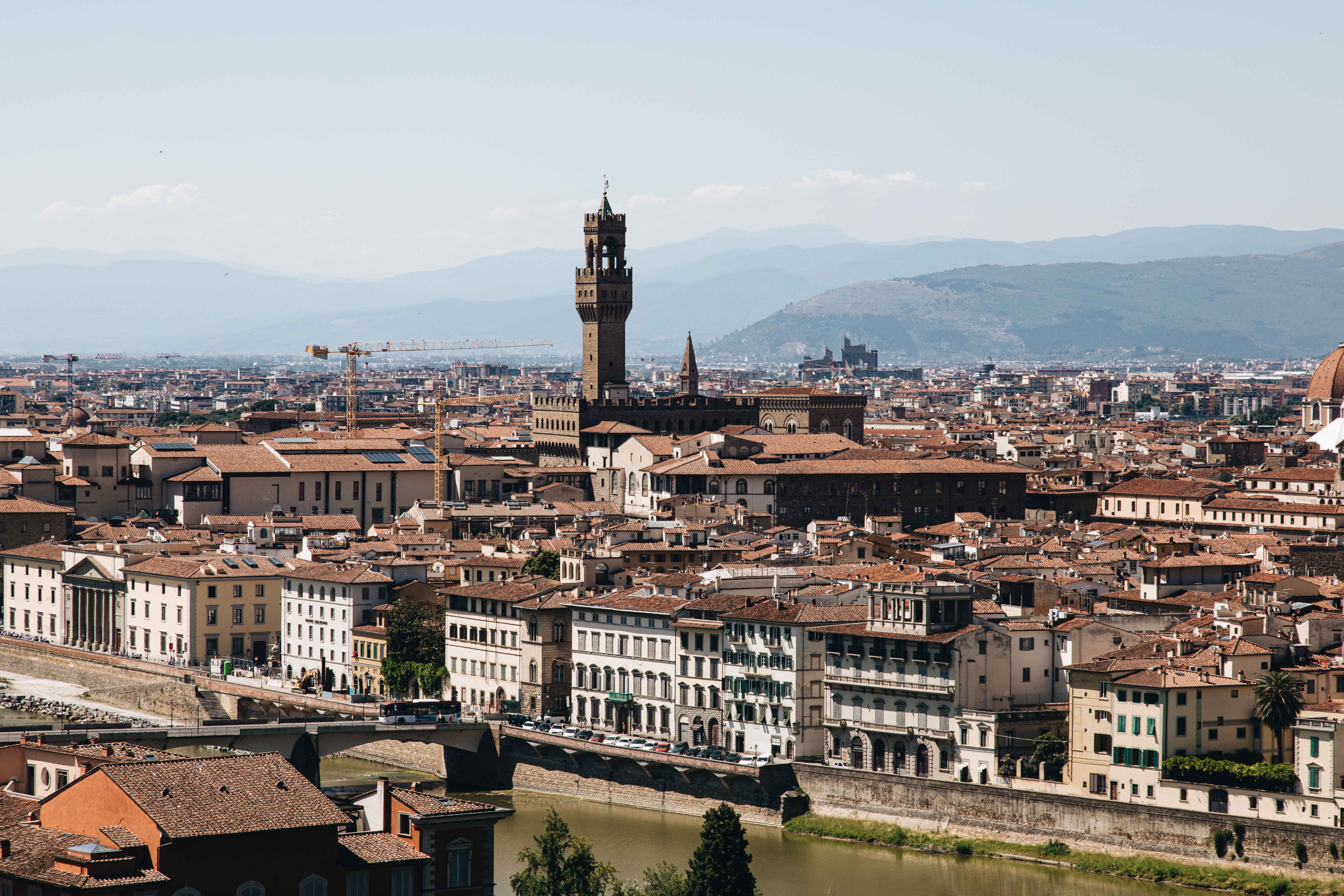 Stunning Cityscape of Florence Captured in Vibrant Photo