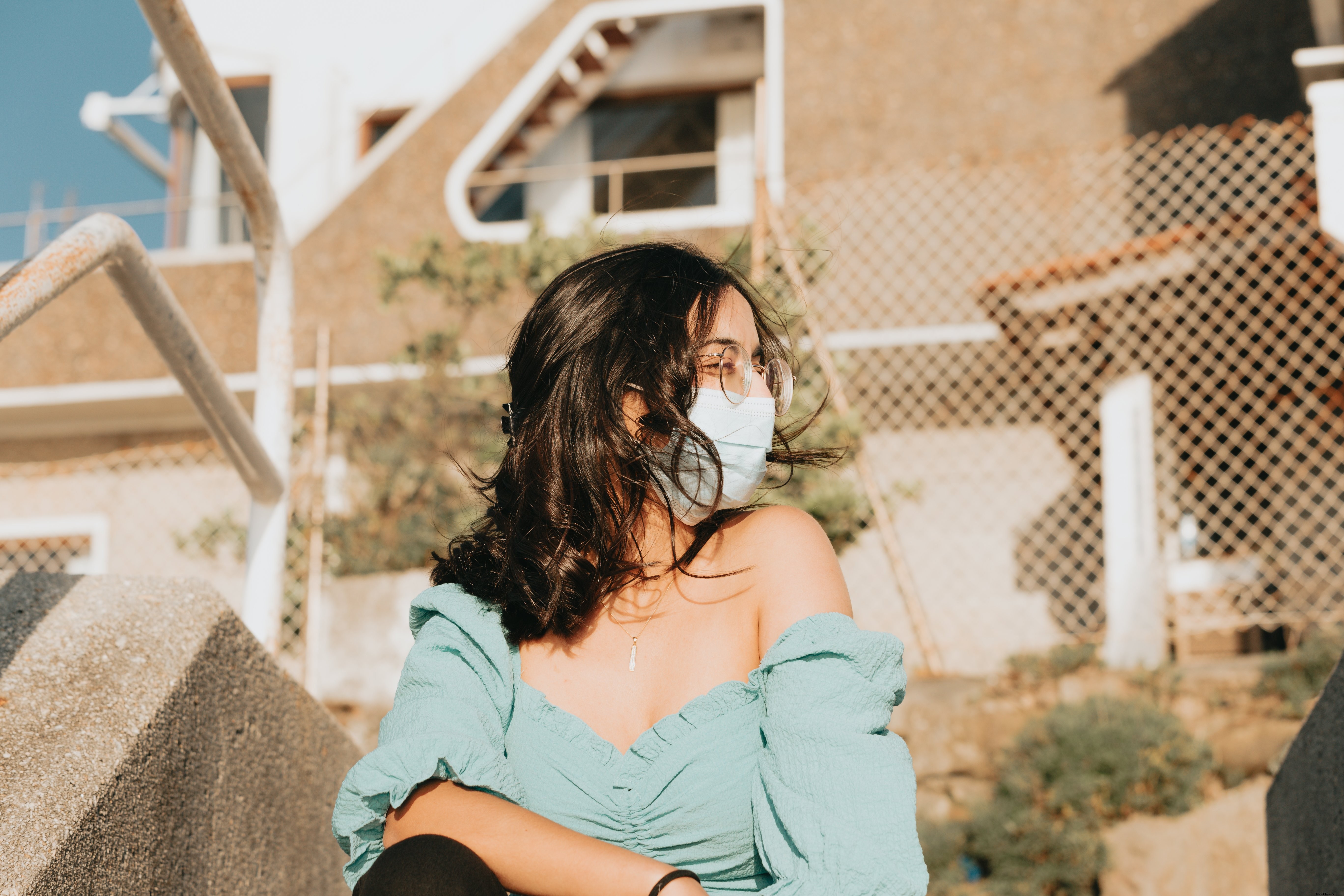 Woman Squints Right While Wearing a Facemask – A Real‑Life Snapshot