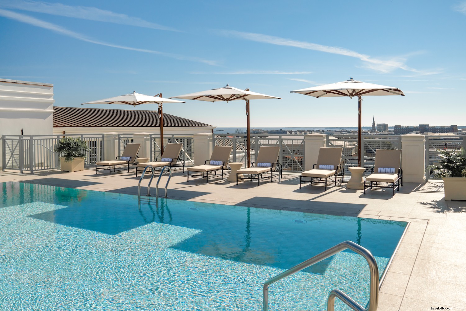Charleston’s 12 Best Pools: Rooftop Views, Oceanfront Bliss & Family Fun