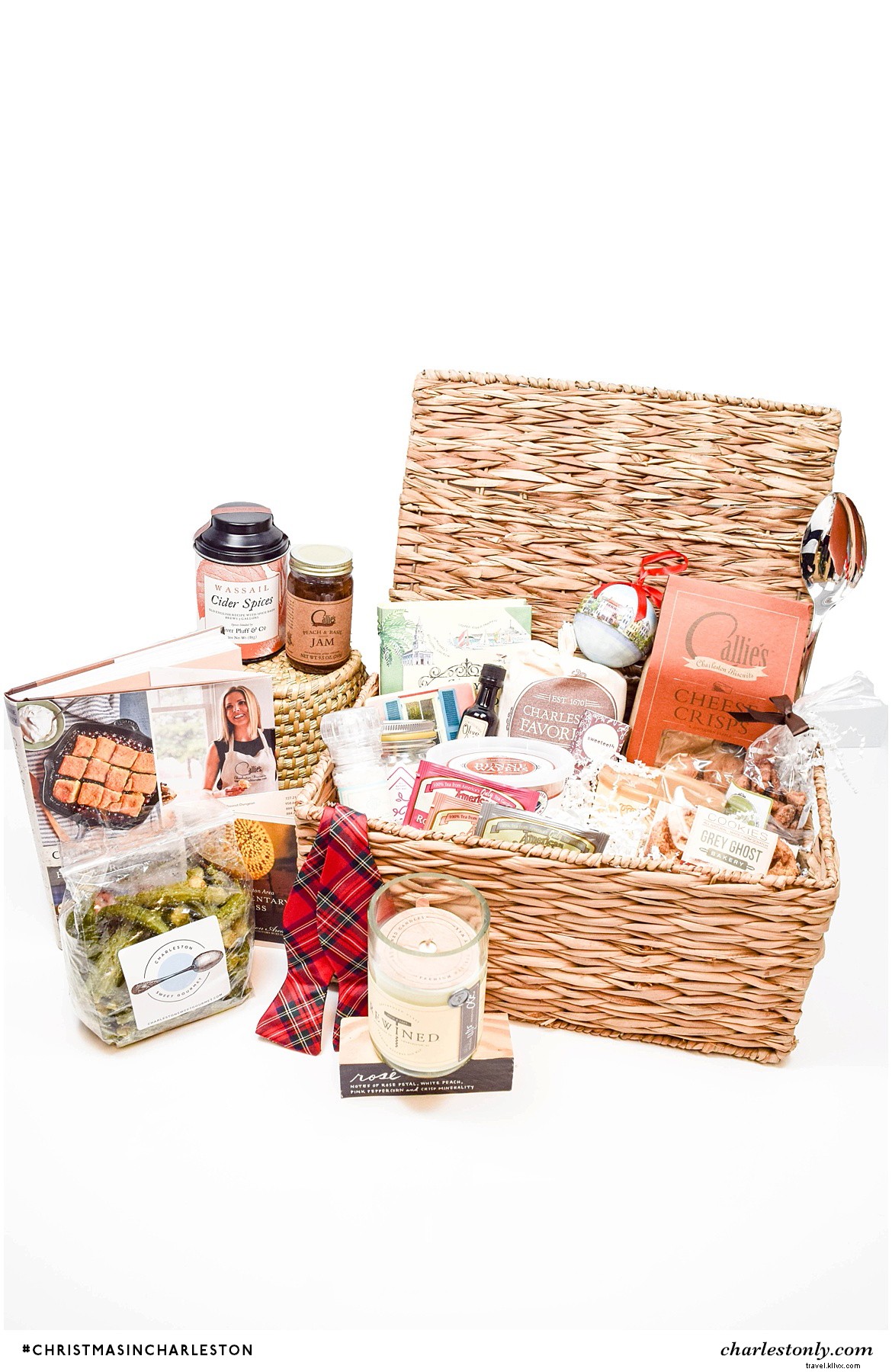 Share Your Holiday Moment & Win a $1,500 Charleston Gift Basket – #ChristmasInCharleston15 Photo Contest