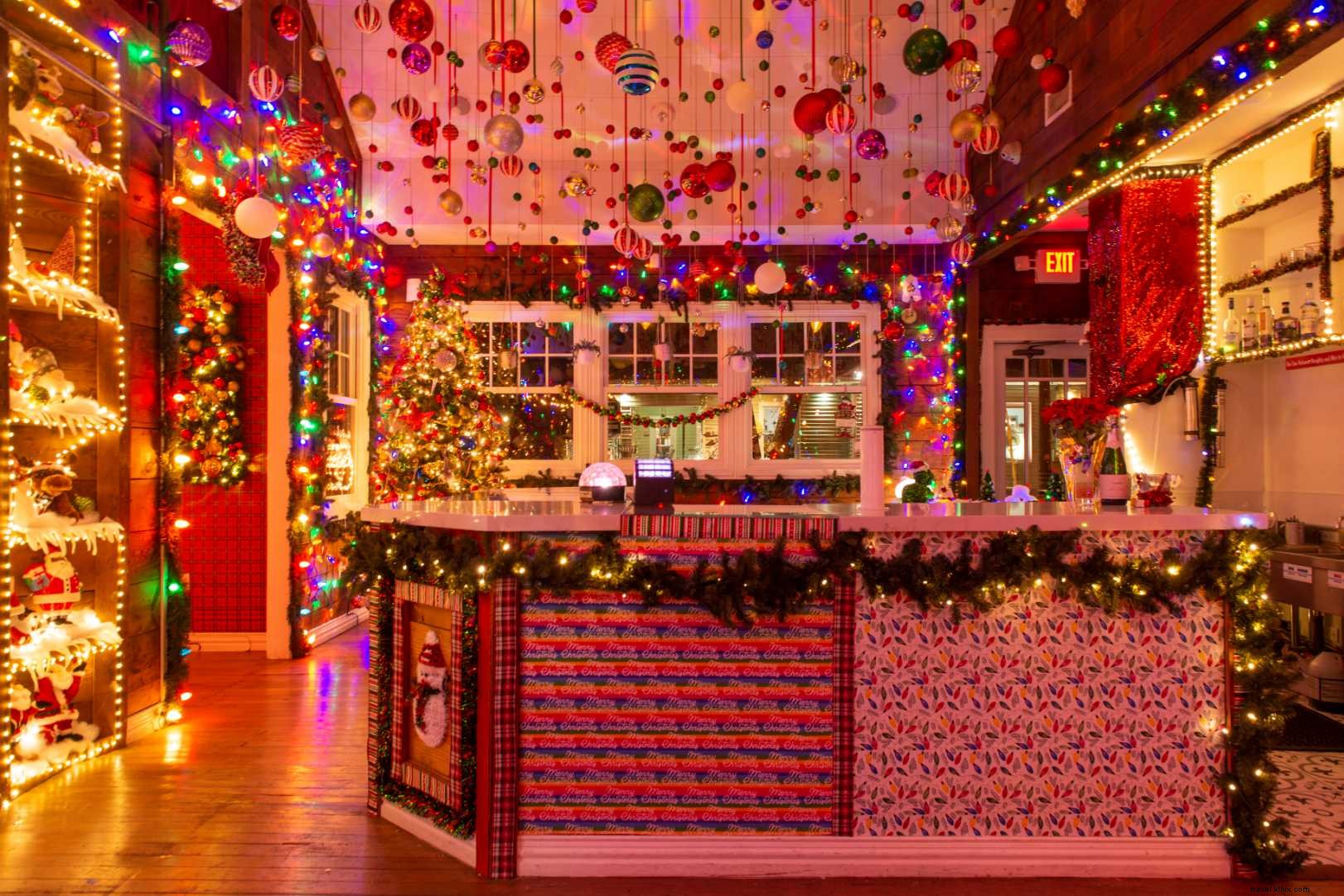 Dallas Holiday Bars: Festive Cocktails & Pop-Up Experiences