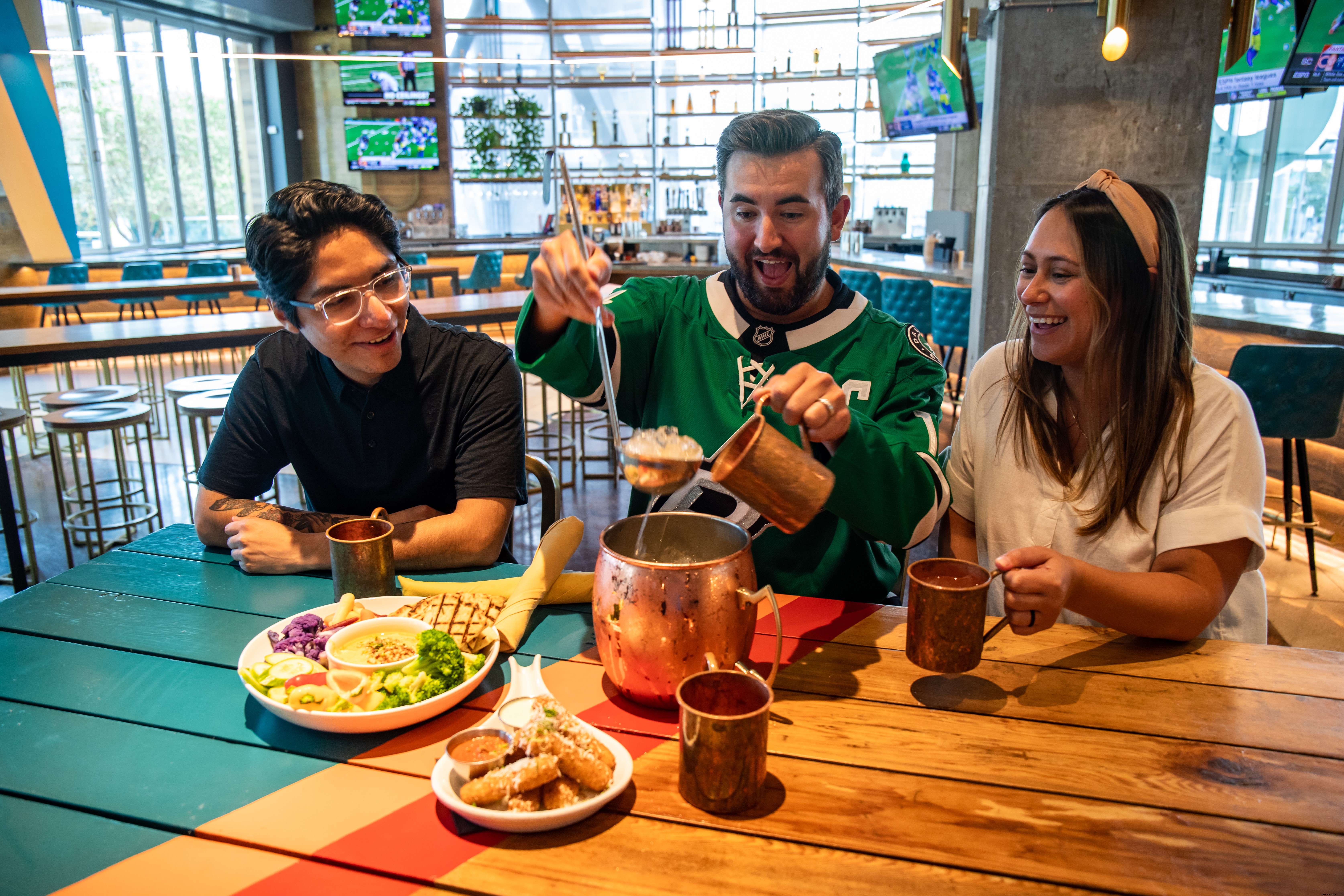 Top Pre‑Game Spots Near the AAC for Dallas Stars & Mavs Fans