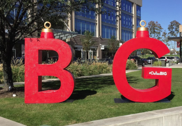 Discover Dallas  Holiday B&G Sets: Where to Capture the Best Photos